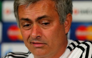 Mourinho tức giận khi được hỏi về việc bắt tay với Pep