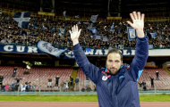 Chủ tịch Napoli cạn lời với Higuain