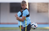 'Mốt' tóc ánh kim tràn ngập trên sân tập Man City