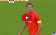 Video: Dirk Nowitzki bị Simone Zaza 'nhập', làm trò cười với pha sút penalty khó đỡ