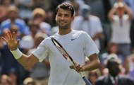 Dimitrov trong chiếc áo quá lớn của Federer