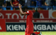 Ngoại binh V-League xin lỗi vì hành vi vái lạy trọng tài