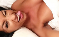 Nàng WAGs thích khoe ngực gia nhập Ligue 1
