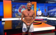 Video: Gary Lineker cởi đồ trên sóng truyền hình