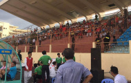CĐV Hải Phòng làm loạn trên sân Nha Trang