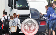 Fan nhí Manchester United mạo hiểm mạng sống để xin chữ ký thần tượng