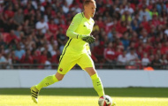 Thủ môn Barca chuyền nhiều hơn cả Kevin de Bruyne hay Alexis Sanchez