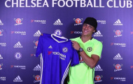 Chùm ảnh: David Luiz rạng rỡ khoe áo đấu Chelsea