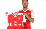 Điểm tin hậu trường 01/09: CĐV Arsenal 'bay' hơn 4 tỷ vì tân binh Mustafi; Daniela Ospina đốt mắt giới mày râu với vòng 3 nóng bỏng