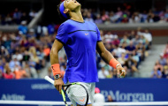 Nadal ôm mặt, ngước nhìn trời khi chia tay US Open