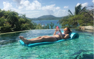Wozniacki diện bikini khoe thân hình siêu chuẩn