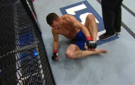 UFC: Thua oan vì mắc chân vào lồng bát giác