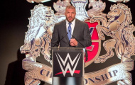 SỐC: Nhà vô địch WBC muốn đối đầu Triple H