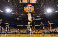 Màn trình diễn của Stephen Curry trước San Antonio Spurs ở game 2
