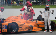 Fernando Alonso 'khóc ròng' tại Indianapolis 500