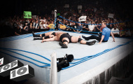 Top 10 pha sập sàn đấu khủng khiếp nhất lịch sử WWE