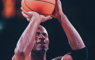 Video Michael Jordan trổ tài 'nhắm mắt' ném phạt