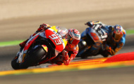 Lên ngôi ở Aragon GP, Marquez tiếp tục cho Dovizioso 'ngửi khói'