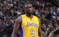 Lakers tìm mọi cách để thanh lý hàng thải