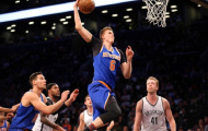 Porzingis cậy vào James, Kobe và Jordan để đối phó với truyền thông