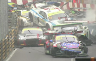 Nhiều siêu xe đâm chồng lên nhau sau tai nạn trên đường đua