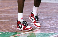 Michael Jordan đút túi tỷ đồng nhờ một đôi giày Air Jordan 1s