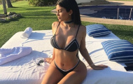 Những khoảnh khắc sexy khiến đàn ông khó thở của Kylie Jenner