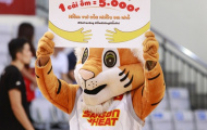 Saigon Heat gây ấm lòng với hoạt động “No Free Hugs – Ôm không miễn phí”