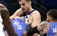 Arron Afflalo biến trận đấu bóng rổ thành sàn võ