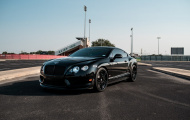 Bentley Continental GT3-R chất hơn nhờ giày hiệu ADV05R