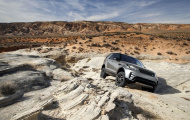 Land Rover đưa công nghệ phản ứng trên mọi địa hình lên xe tự lái