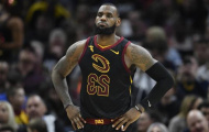Thua game 1 vì JR Smith, Lebron James giận đến tím mặt