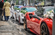 Đã mắt dàn siêu xe đón dâu trên phố Sài Gòn