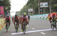 Chặng 4 giải xe đạp đồng bằng sông Cửu Long: Nỗ lực tách tốp không thành