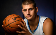 Nikola Jokic sánh vai cùng huyền thoại của Lakers và Bucks sau chiến thắng Miami Heat