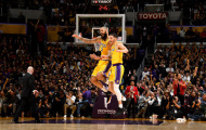 Lakers tạm vượt qua sóng gió khi đánh bại Bulls