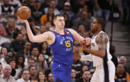 Nikola Jokic đi vào lịch sử của Nuggets