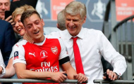 Mesut Ozil mô tả Arsene Wenger bằng 3 từ ngắn gọn