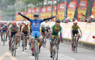 Chặng 4 giải xe đạp Cúp truyền hình TPHCM 2021: Nguyễn Tấn Hoài xé áo vàng