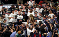 Chùm ảnh: Milwaukee Bucks ăn mừng ngôi vương NBA 2020/2021