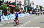Chặng 2 giải xe đạp nữ Bình Dương 2022: Nguyễn Thị Thật tạo cách biệt ở giải áo xanh