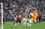 Juventus thắng dễ, AC Milan chiếm ngôi đầu bảng 