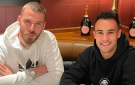 Trở lại Anh, De Gea gặp ngay tân binh M.U