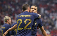 Sao tuyển Pháp mách nước cho đồng đội cách chặn đứng Mbappe