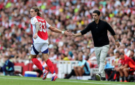 Vừa ra mắt, Riccardo Calafiori hứa hẹn cứu vãn sự nghiệp máy chạy Arsenal