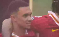 Hành động của Trent Alexander-Arnold sau chức vô địch khiến CĐV chú ý