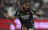 Raheem Sterling kết thúc mùa giải thất vọng tại Arsenal bằng lời chia tay im lặng
