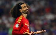 CĐV ca ngợi Cucurella là hậu vệ trái hàng đầu thế giới sau màn tỏa sáng