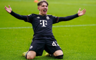 Thần đồng 17 tuổi của Bayern khiến Ngoại hạng Anh rúng động, ba “ông lớn” cùng vào cuộc