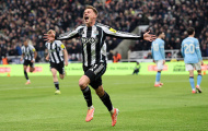 Harvey Barnes bùng nổ, giúp Newcastle hạ Man City